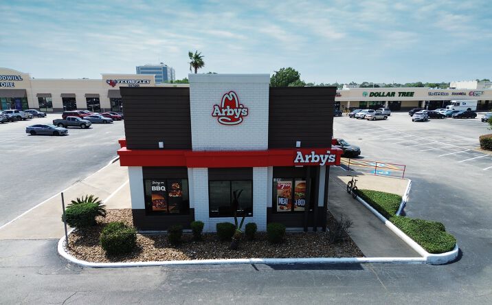 Pictures of Retail property located at 2415 Bay Area Boulevard, Houston, TX 77058 for sales - image #1