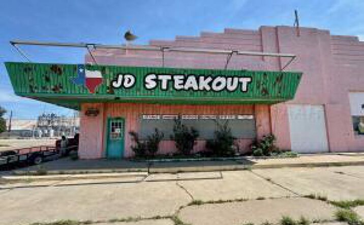 Pictures of Retail property located at 210 W 2nd Street, Clarendon, TX 79226 for sales - image #1