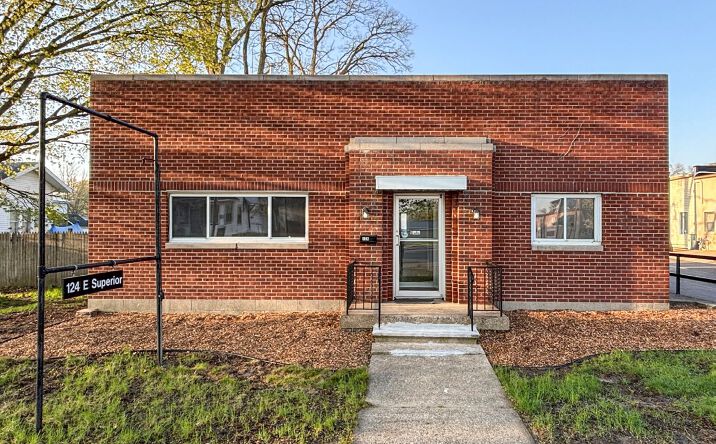 Pictures of Retail, Office property located at 124 E Superior St, Wayland, MI 55802 for sales - image #1