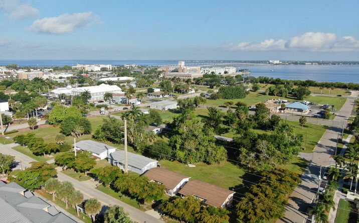 Pictures of Multifamily property located at 418 East Virginia Avenue, Punta Gorda, FL 33950 for sales - image #1