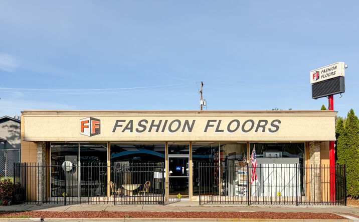 Pictures of Retail, Industrial property located at 427 North Riverside Avenue, Medford, OR 97501 for sales - image #1