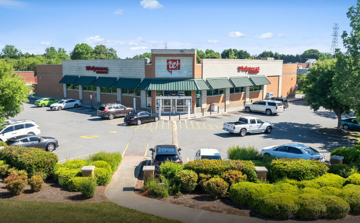 Pictures of Retail property located at 2427 Springs Road Northeast, Hickory, NC 28601 for sales - image #1