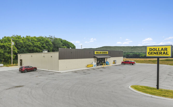 Pictures of Retail property located at 1695 Rowe Gap Road, Winchester, TN 37398 for sales - image #1