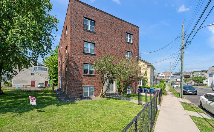 Pictures of Multifamily property located at 305 PARROTT AVE, BRIDGEPORT, CT 06606 for sales - image #1