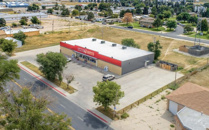 Pictures of Retail property located at 1412 East Overland, Scottsbluff, NE 69361 for sales - image #1