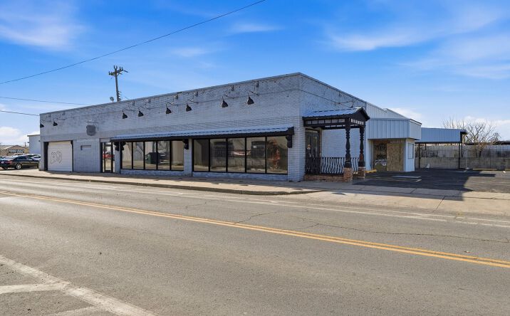 Pictures of Retail, Office, Industrial property located at 215 N WESTERN AVE, OKLAHOMA CITY, OK 73106-7637 for sales - image #1