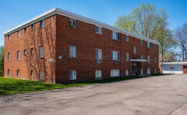 Pictures of Multifamily property located at 18911 Bella Drive, Cleveland, OH 44119 for sales - image #1