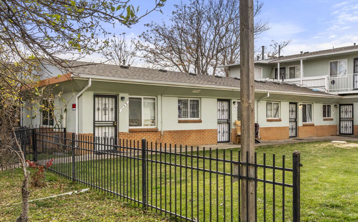 Pictures of Multifamily property located at 1129 Akron Street, Aurora, CO 80010 for sales - image #1