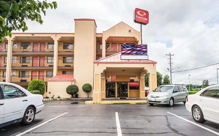 Pictures of Hospitality property located at 6045 Macon Cove, Memphis, TN 38134 for sales - image #1