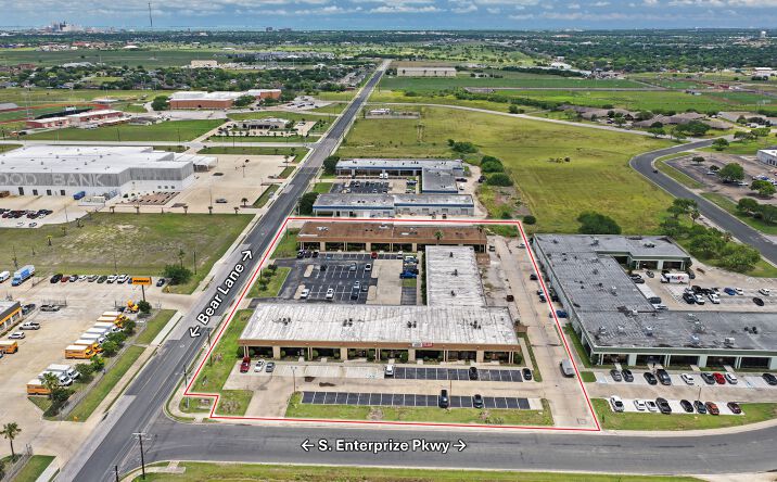 Pictures of Office, Industrial property located at 5541 Bear Lane, Corpus Christi, TX 78405 for sales - image #1