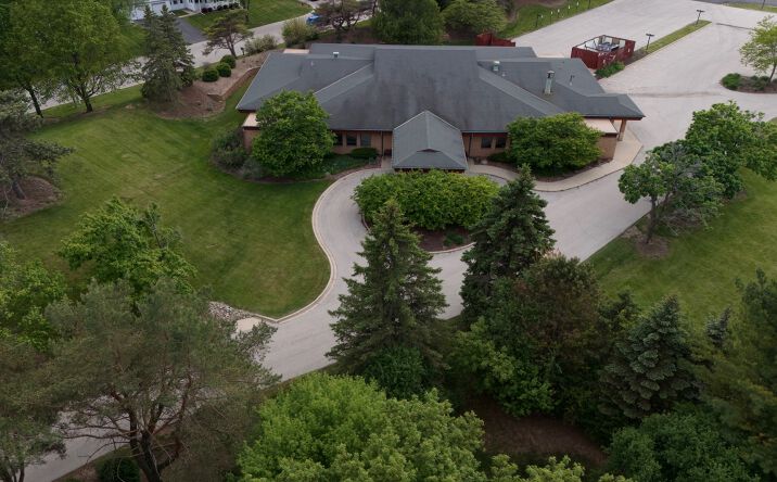 Pictures of Office property located at 7007 N Range Line Rd, Glendale, WI 53209 for sales - image #1