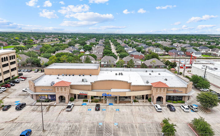 Pictures of Retail property located at 9223 West Broadway Street, Pearland, TX 77584 for sales - image #1