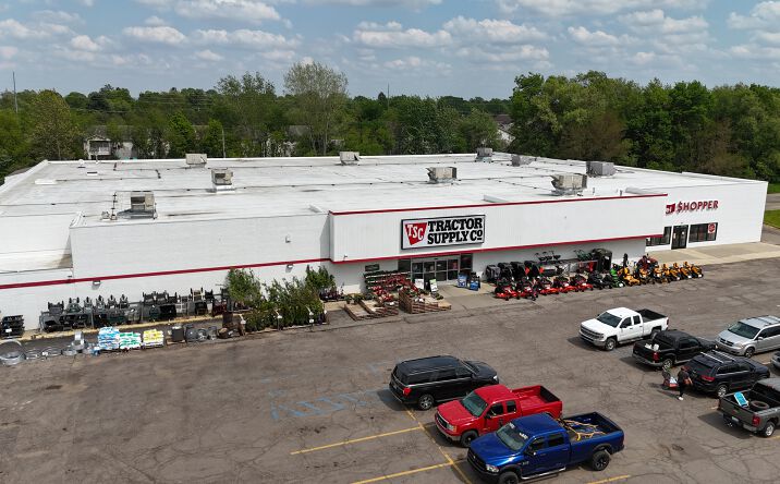 Pictures of Retail property located at 301 U.S. 131, Three Rivers, MI 49093 for sales - image #1