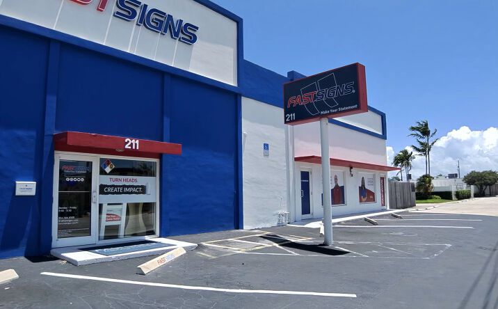 Pictures of Retail, Industrial property located at 215 East Oakland Park Boulevard, Oakland Park, FL 33334 for sales - image #1