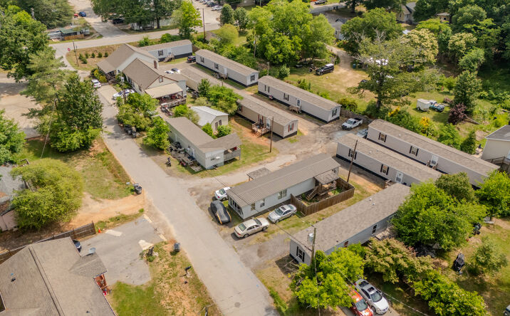 Pictures of Multifamily, Self Storage, Mobile Home Park property located at 923 West Lee Road, Taylors, SC 29687 for sales - image #1