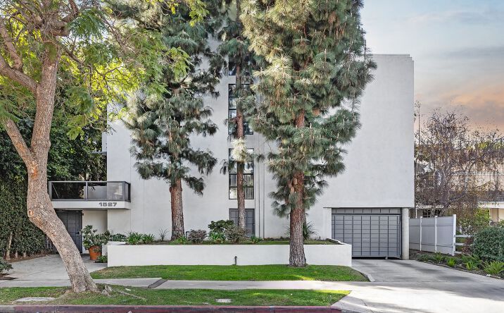 Pictures of Multifamily property located at 1527 VETERAN AVE, LOS ANGELES, CA 90024 for sales - image #1