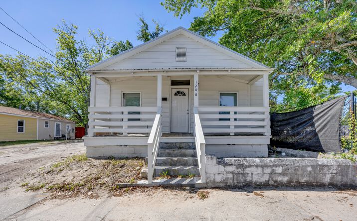 Pictures of Multifamily, Office property located at 1200 Dawson Street, Wilmington, NC 28401 for sales - image #1