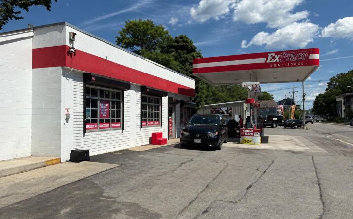 Pictures of Retail property located at 652 Water Street, Fitchburg, MA 01420 for sales - image #1