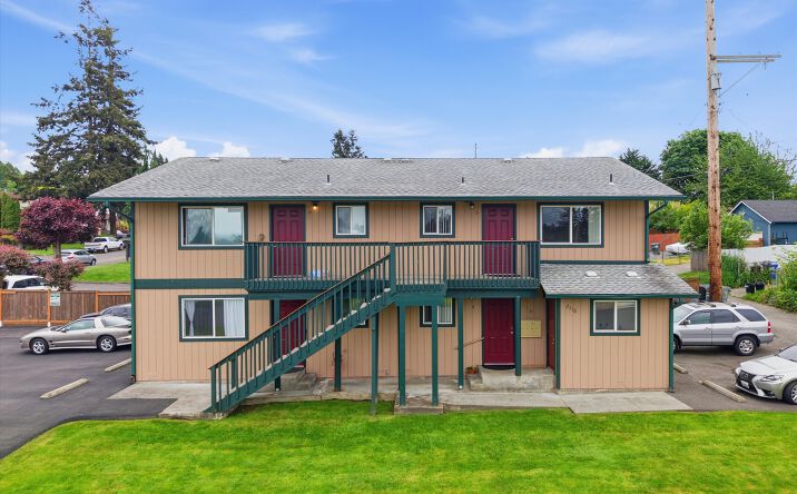 Pictures of Multifamily property located at 3116 18th Street, Everett, WA 68108-1931 for sales - image #1