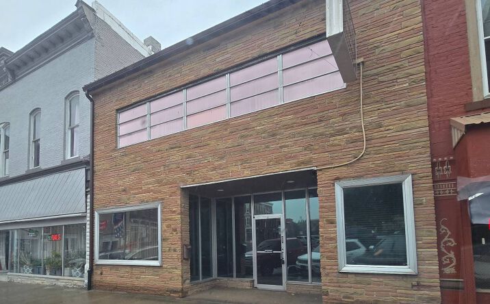 Pictures of Office property located at 62 Public Sq., Salem, IN 47167 for sales - image #1