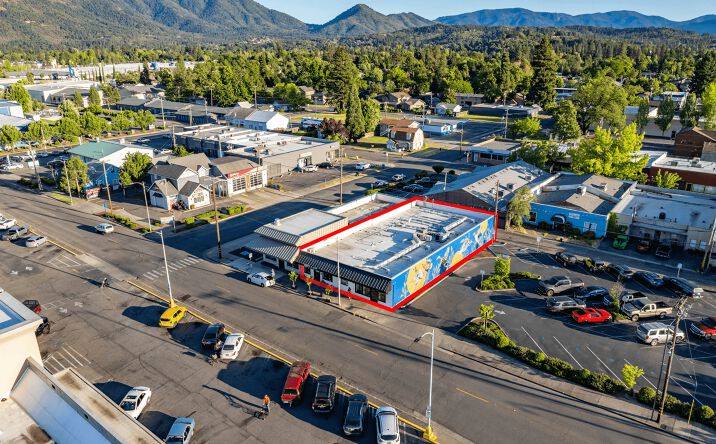 Pictures of Retail, Office, Business for Sale property located at 237 Southeast G Street, Grants Pass, OR 97526 for sales - image #1