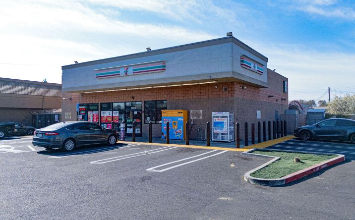 Pictures of Retail property located at 3225 McHenry Avenue, Modesto, CA 95350 for sales - image #1