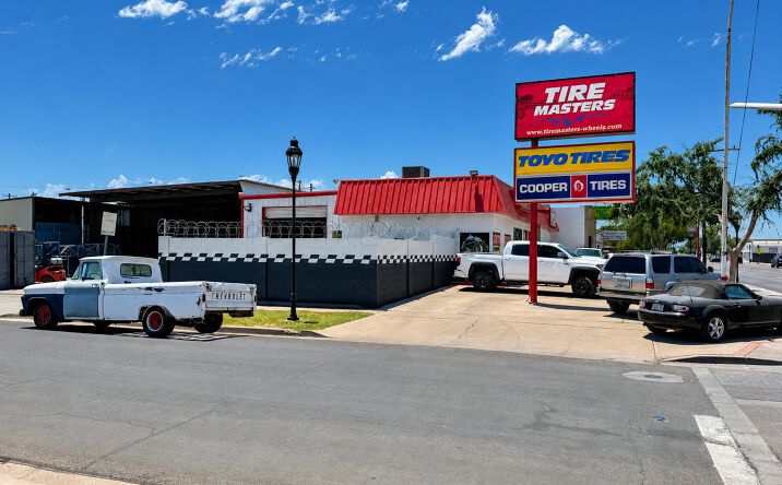 Pictures of Retail property located at 6001 W GLENDALE AVE, GLENDALE, AZ 85301-2406 for sales - image #1