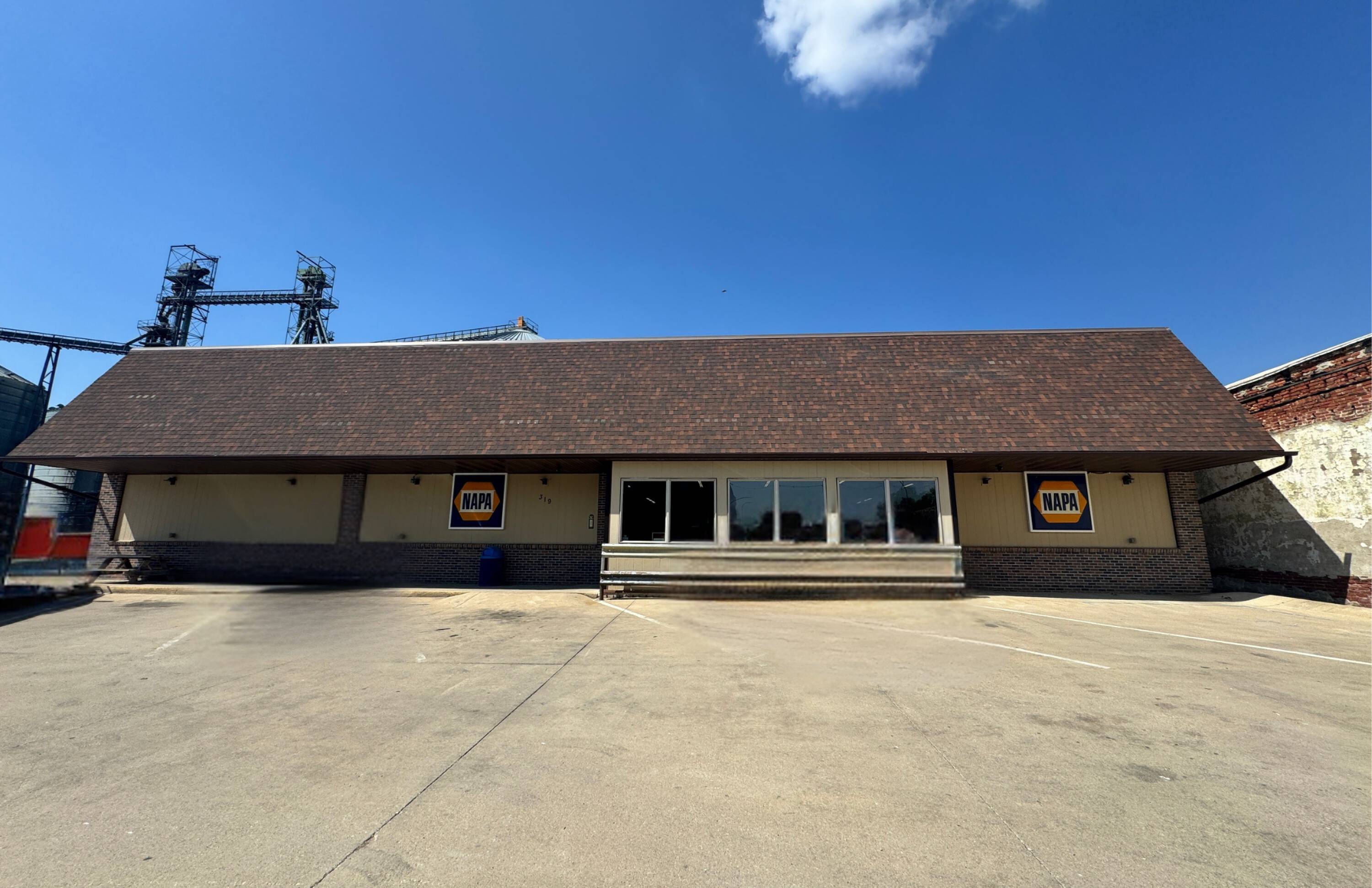 319 5Th St, Correctionville, IA 51016