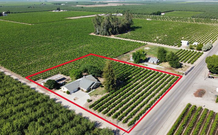 Pictures of Land property located at 17617 W BELMONT AVE, KERMAN, CA 93630-9452 for sales - image #1