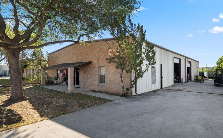 Pictures of Industrial property located at 104 Commercial Place, Schertz, TX 78154 for sales - image #1