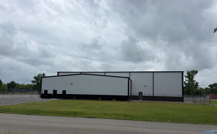 Pictures of Retail, Industrial property located at 890 Blake Bottom Road, Huntsville, AL 35806 for sales - image #1