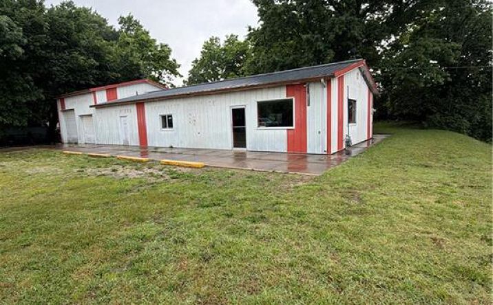 19 W 3rd Street, Chanute