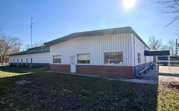 907 State Highway 14, Carmi