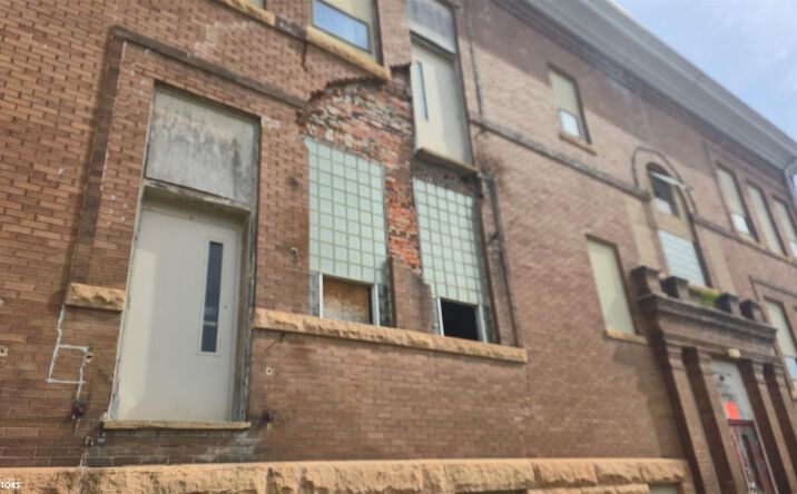Pictures of Industrial property located at 24088500 E 6th, Vinton, IA 52349 for sales - image #1