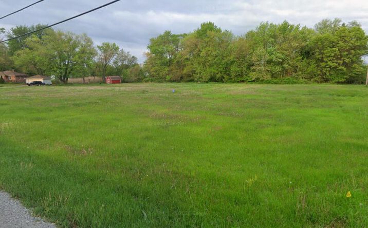 Pictures of Land property located at 1001 E 40th Lot 4 Place, Griffith, IN 46319 for sales - image #1