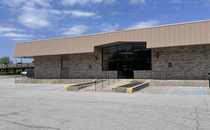 Pictures of Mixed Use, Office, Retail property located at 1650 W 45th Street, Munster, IN 46321 for sales - image #1