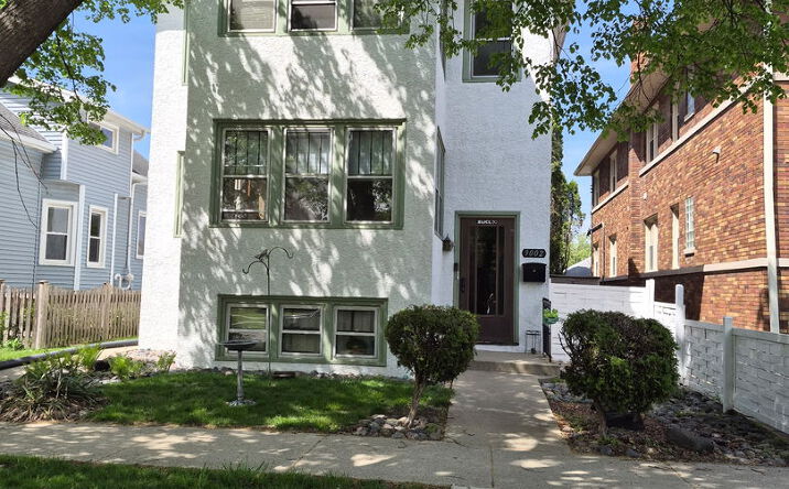 Pictures of Multifamily property located at 9002 Sheridan Avenue, Brookfield, IL 60513 for sales - image #1