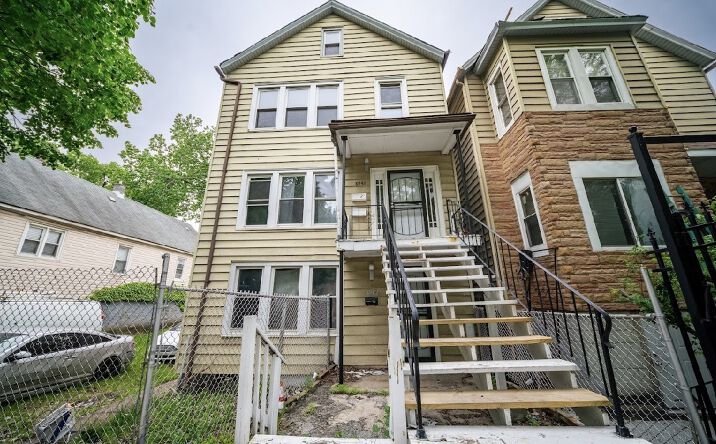 Pictures of Multifamily property located at 8942 S Baltimore Avenue, Chicago, IL 60617 for sales - image #1