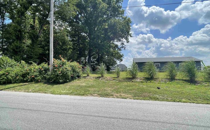Pictures of Retail property located at 1504 W Dufour Street, Marion, IL 62959 for sales - image #1
