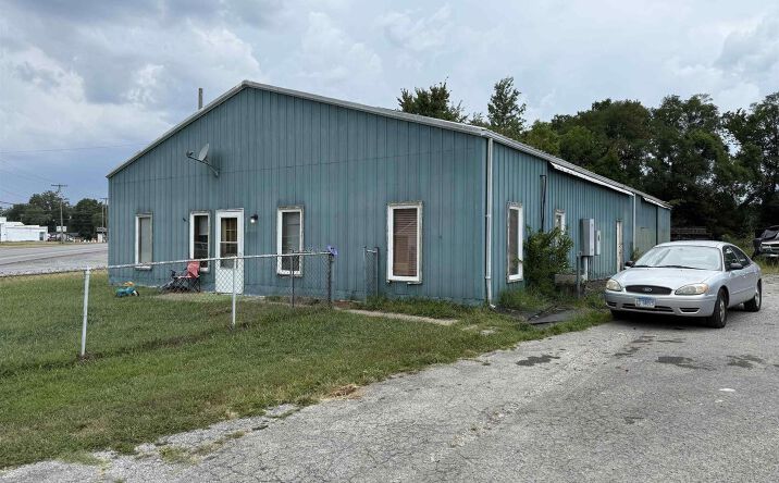Pictures of Industrial, Office property located at 1302 E MAIN Street 1304, Marion, IL 62959 for sales - image #1