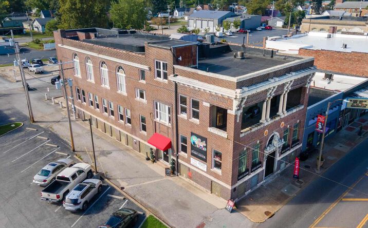 Pictures of Office property located at 1329 WALNUT Street, Murphysboro, IL 62966 for sales - image #1