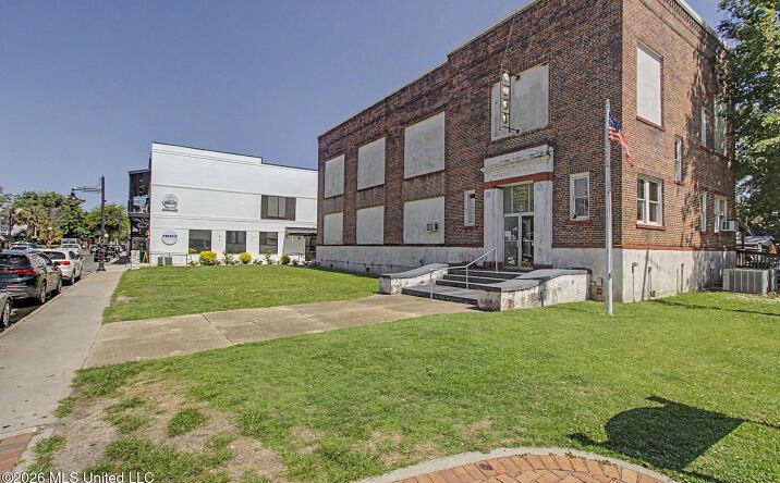 Pictures of Retail property located at 1102 Government Street, Ocean Springs, MS 39564 for sales - image #1