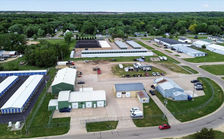 Pictures of Retail, Office, Industrial, Land property located at 2540 Dewey, Beloit, WI 53511 for sales - image #1