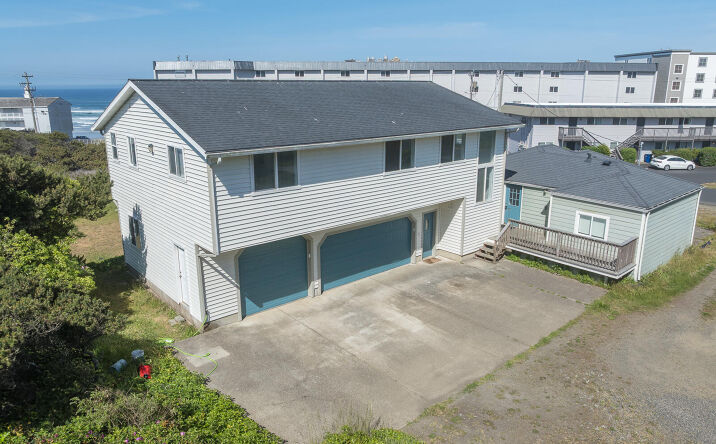 Pictures of Multifamily property located at 563/565 SW 4th Street, Newport, OR 97365 for sales - image #1