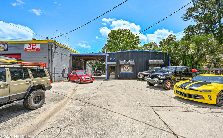 Pictures of Business for Sale, Retail, Industrial property located at 1335 LANE Avenue S, Jacksonville, FL 32210 for sales - image #1