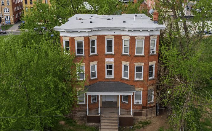 Pictures of Multifamily property located at 61 BEDFORD ST, HARTFORD, CT 06120-3006 for sales - image #1