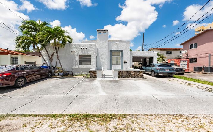 Pictures of Multifamily property located at 4217 SW 2nd Ter, Miami, FL 33134 for sales - image #1