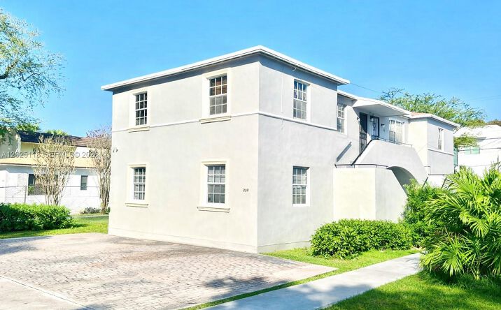 Pictures of Multifamily property located at 2371 SW 27th St, Miami, FL 33133 for sales - image #1