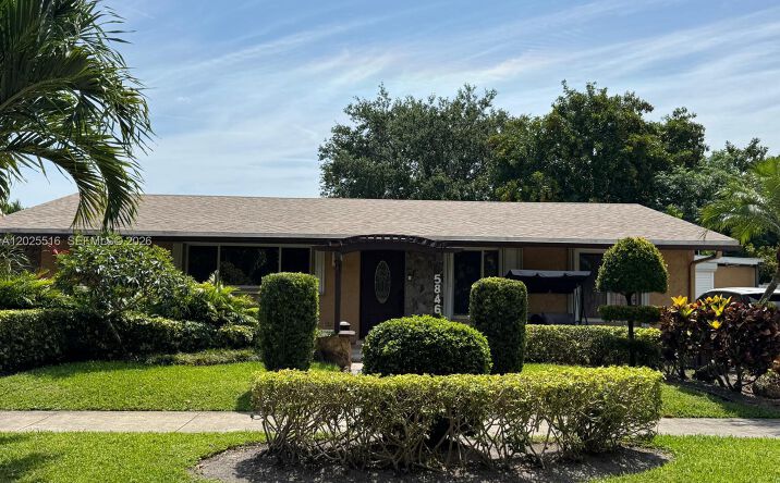 Pictures of Multifamily property located at 5844-5846 Pierce St, Hollywood, FL 33021 for sales - image #1