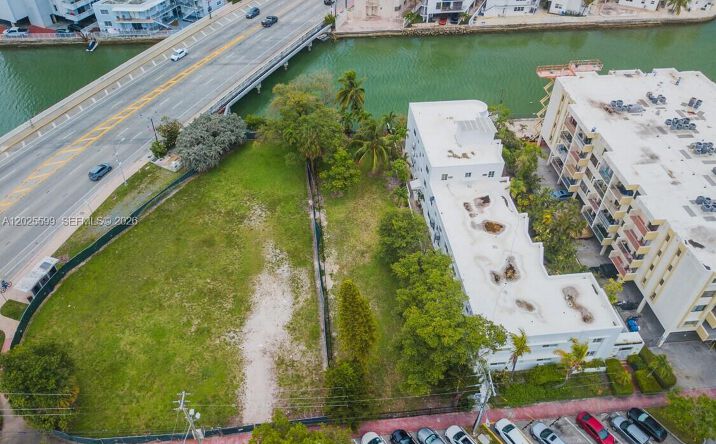 Pictures of Land property located at 6949 Bay Dr, Miami Beach, FL 33141 for sales - image #1